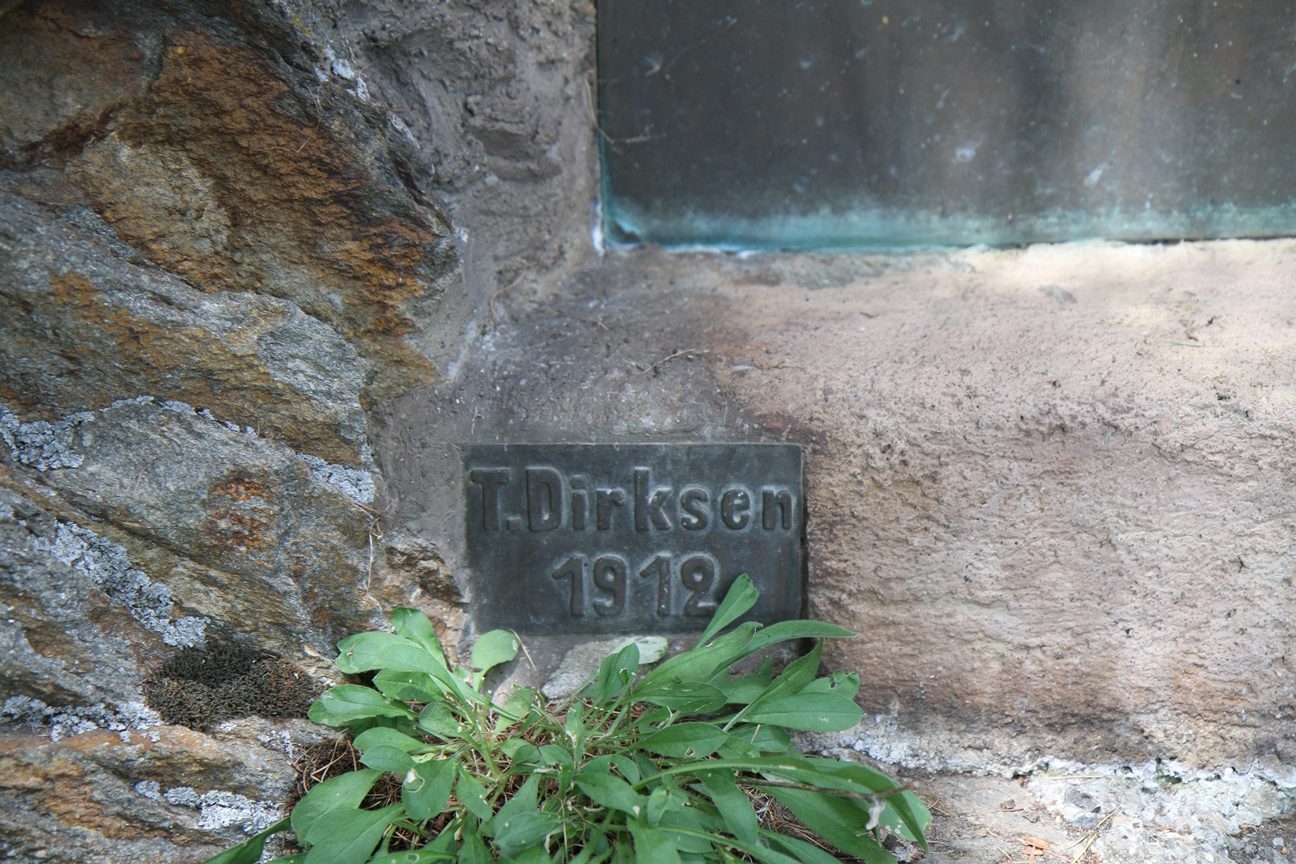 Ernst%20von%20Leyden%27s%20memorial%20tablet%2C%20Pontresina%20-%2004.JPG
